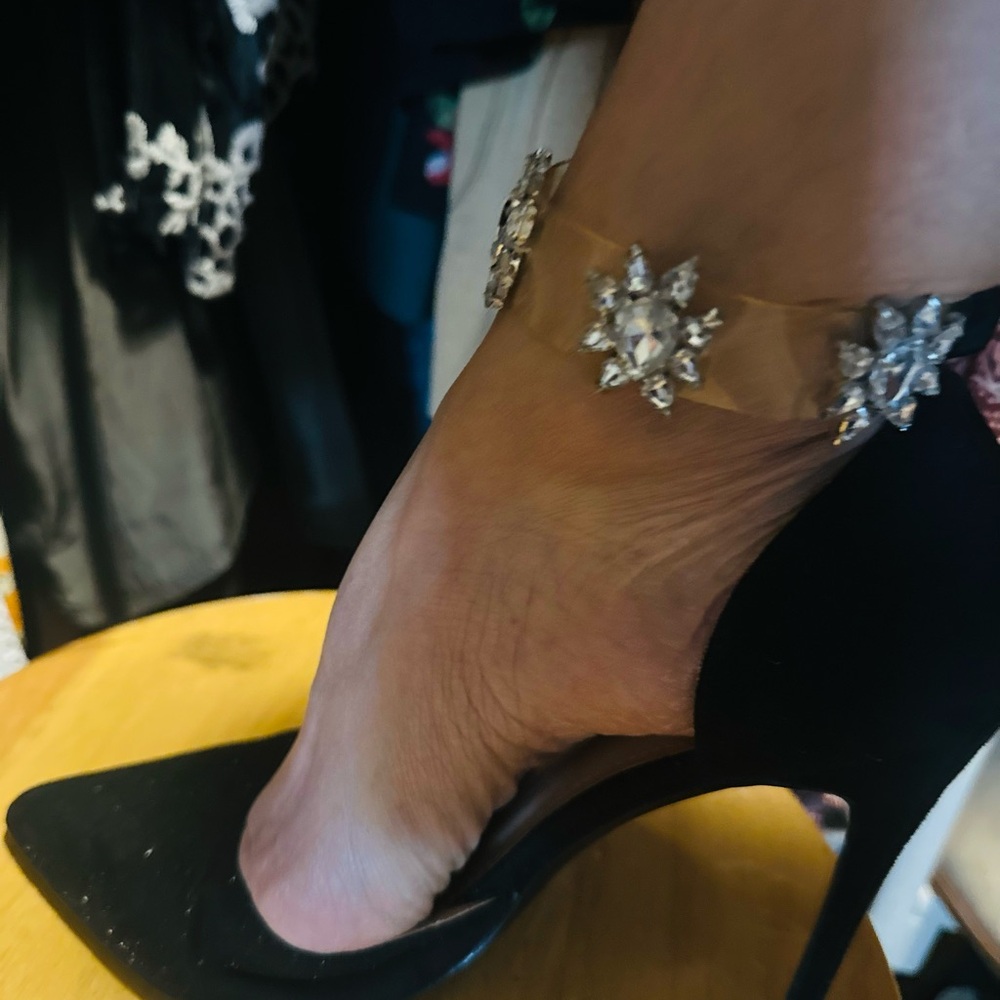 Elegant Black Heels with Crystal Embellishments